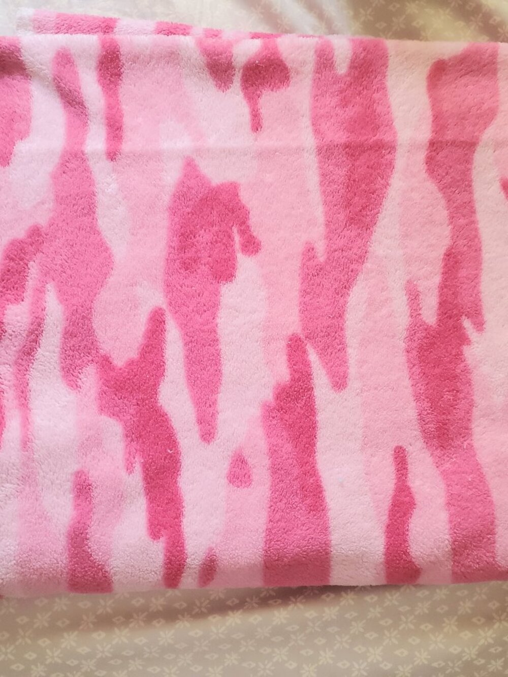 Pink Camouflage Camo Soft Plush Cozy Fleece Throw Blanket